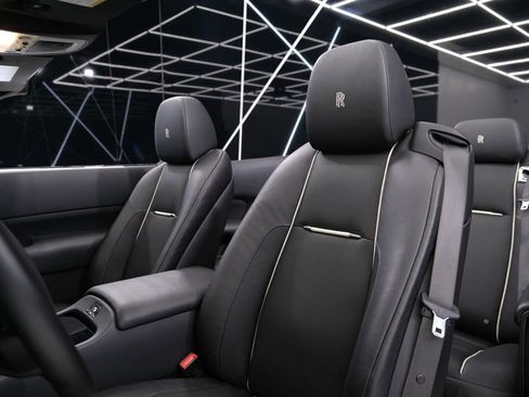 Used 2016 Rolls-Royce Dawn image 22