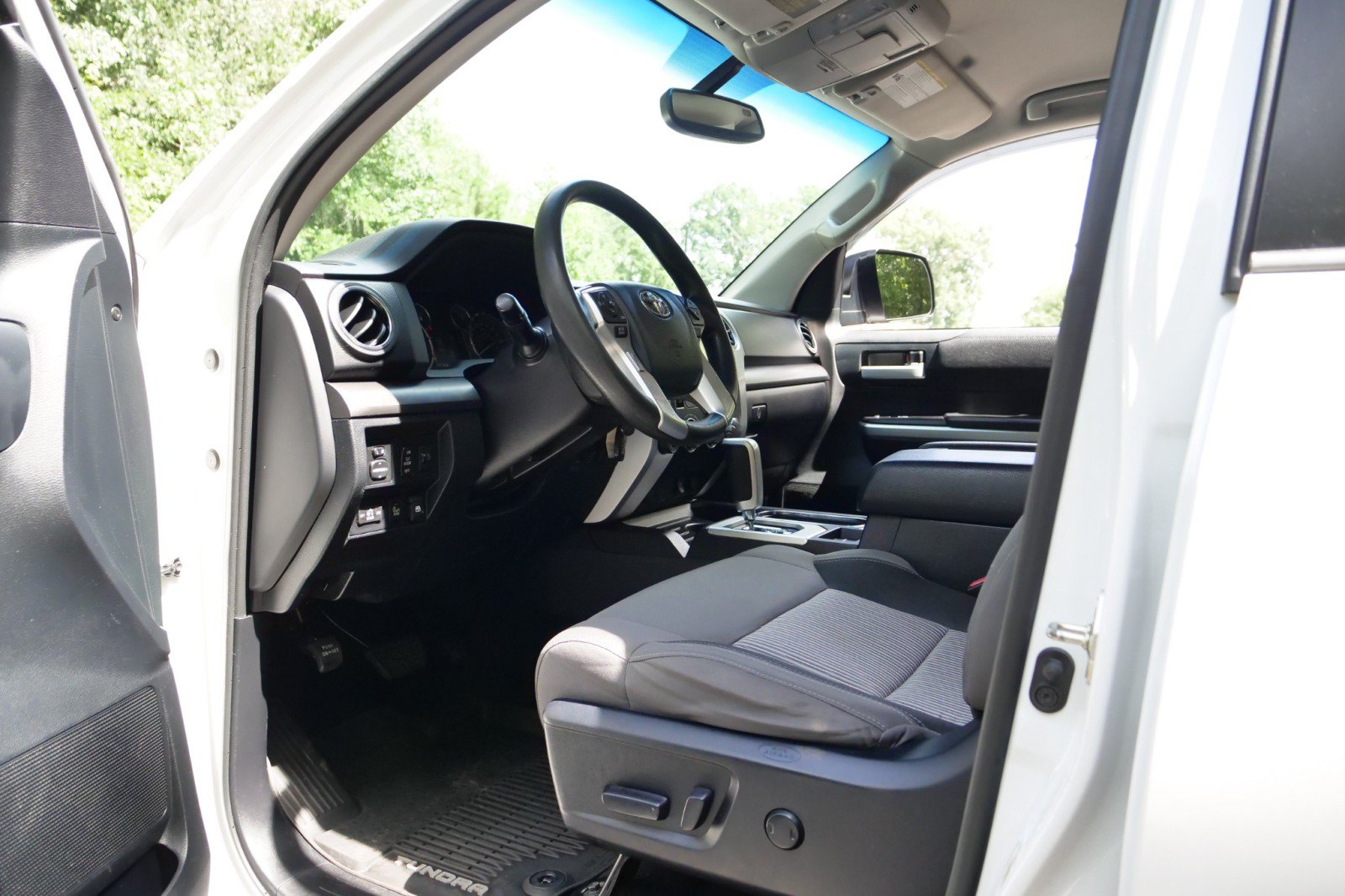 Used 2016 Toyota Tundra SR5 w/ TRD Off Road Package AWD/4WD image 18