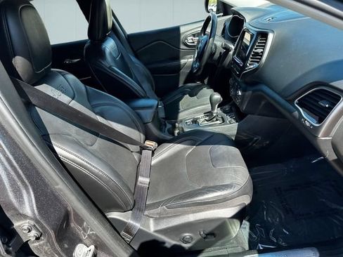 Used 2019 Jeep Cherokee Limited AWD/4WD image 27