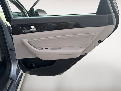 Used 2016 Hyundai Sonata Limited image 30