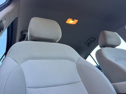 Used 2018 Hyundai Elantra SEL image 16