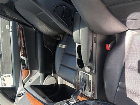 Used 2013 Mercedes-Benz C 250 Sedan image 4