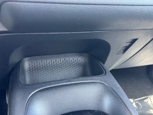 Used 2021 Toyota Corolla LE FWD image 24