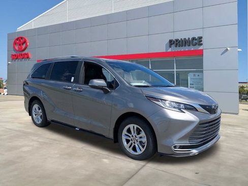 New 2026 Toyota Sienna Limited FWD image 2