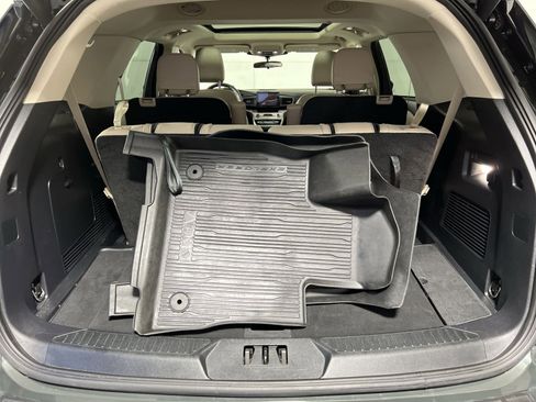 Used 2022 Ford Explorer XLT w/ Equipment Group 202A image 27