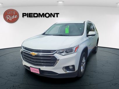 Used 2021 Chevrolet Traverse LT