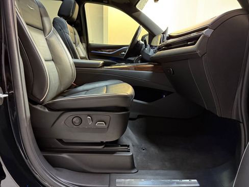 Certified 2022 Cadillac Escalade Premium Luxury w/ LPO, Radiant Package image 59