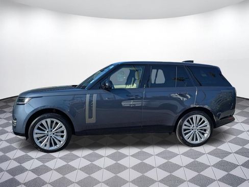 Used 2025 Land Rover Range Rover SE AWD/4WD image 2