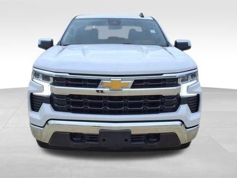 Used 2025 Chevrolet Silverado 1500 LT image 2