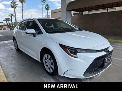 Used 2022 Toyota Corolla LE w/ Carpet Mat Package (TMS) FWD image 5