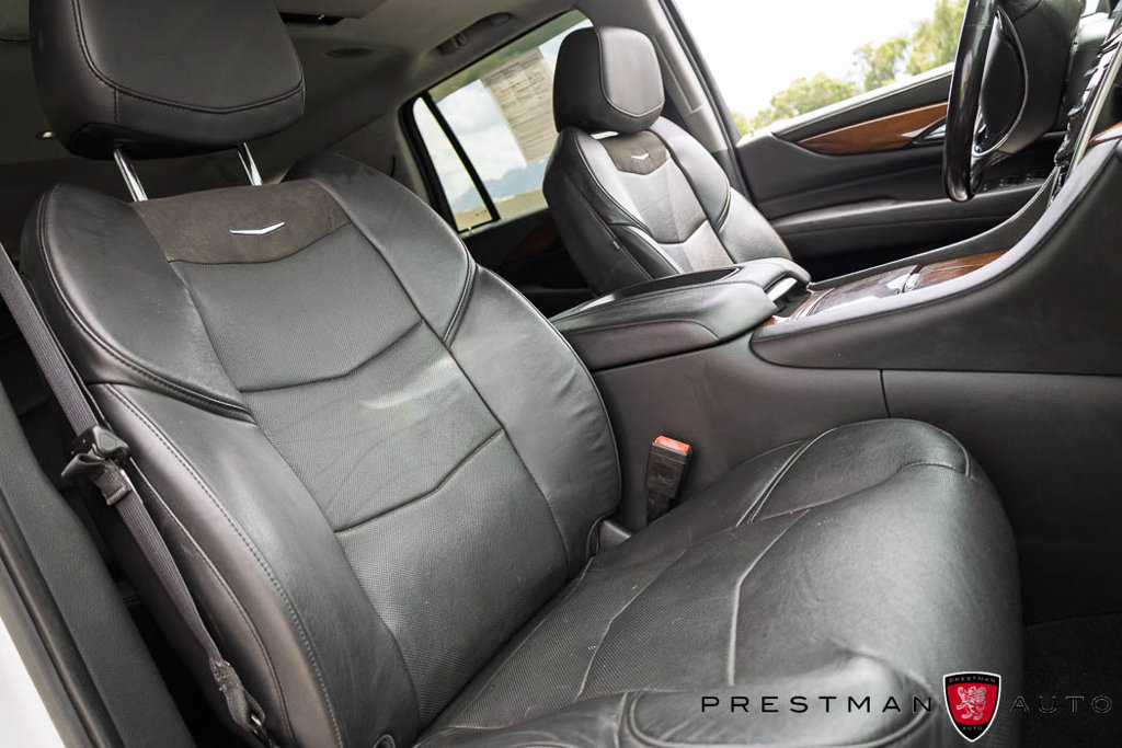 Used 2020 Cadillac Escalade Premium Luxury AWD/4WD image 4