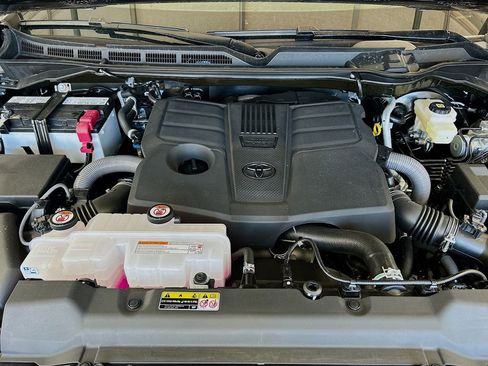 New 2026 Toyota Tundra Platinum AWD/4WD image 8