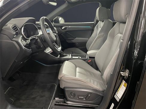 Used 2022 Audi Q3 2.0T Premium Plus w/ Premium Plus Package image 9