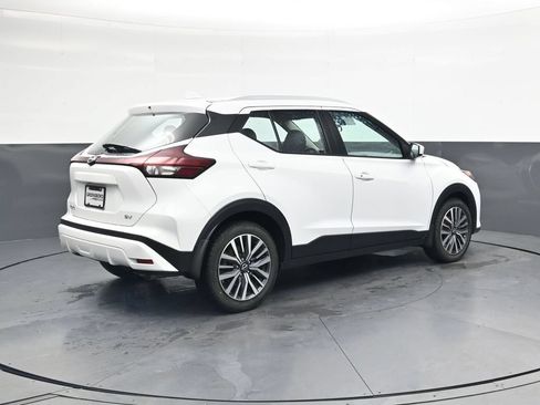 Used 2023 Nissan Kicks SV FWD image 5