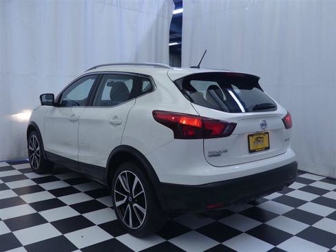 Used 2017 Nissan Rogue Sport SL AWD/4WD image 5
