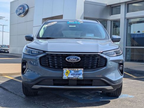 Used 2023 Ford Escape Platinum w/ Premium Technology Package AWD/4WD image 8