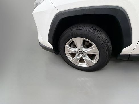 Used 2021 Toyota RAV4 XLE w/ Convenience Package AWD/4WD image 9