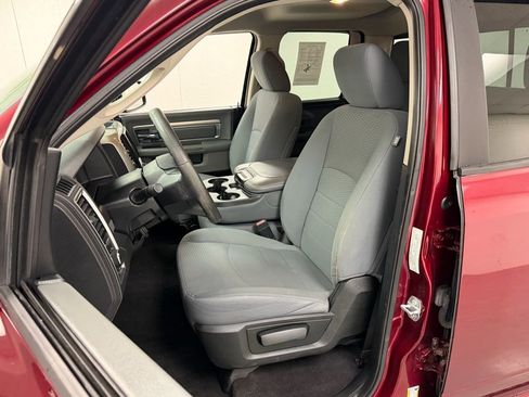 Used 2017 RAM 1500 Classic SLT AWD/4WD image 18