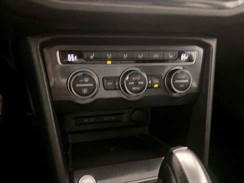 Used 2021 Volkswagen Tiguan SE w/ Panoramic Sunroof Package AWD/4WD image 25