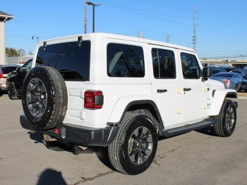 Used 2018 Jeep Wrangler Unlimited Sahara image 42