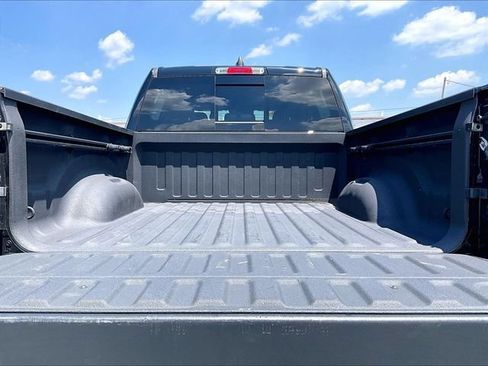 Used 2023 RAM 1500 Laramie AWD/4WD image 29