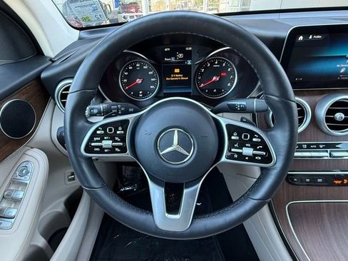 Used 2022 Mercedes-Benz GLC 300 4MATIC image 23