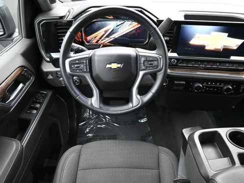Used 2023 Chevrolet Silverado 1500 LT AWD/4WD image 12