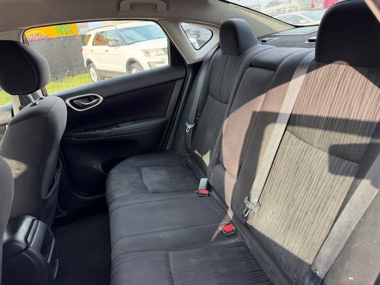 Used 2017 Nissan Sentra SV FWD image 32