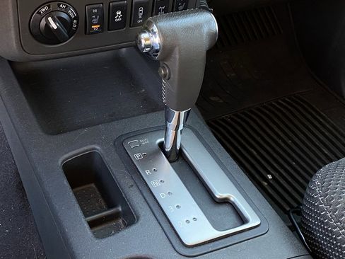 Used 2019 Nissan Frontier PRO-4X image 19