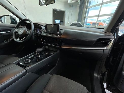 Used 2021 Nissan Rogue SV AWD/4WD image 28
