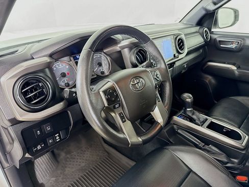 Certified 2022 Toyota Tacoma Limited AWD/4WD image 10