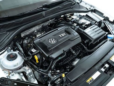 Used 2025 Volkswagen Jetta GLI Autobahn image 33