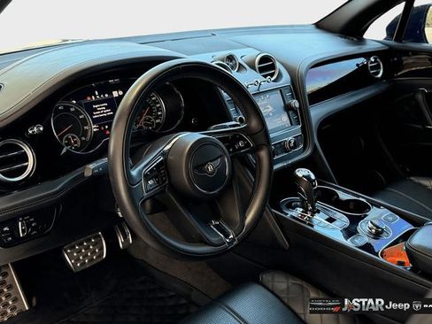 Used 2020 Bentley Bentayga AWD/4WD image 34