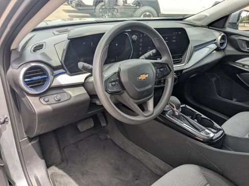 Certified 2024 Chevrolet Trax LT image 10