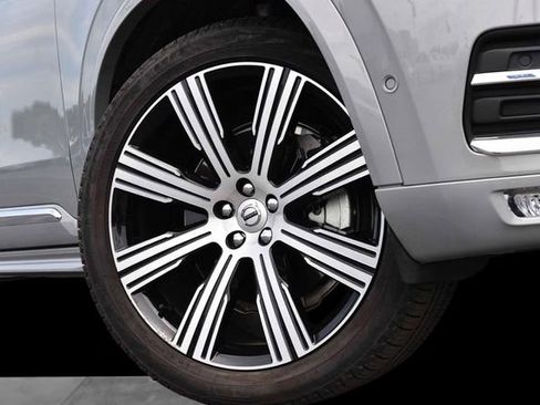Used 2025 Volvo XC90 B6 Plus w/ Protection Package Premier AWD/4WD image 3