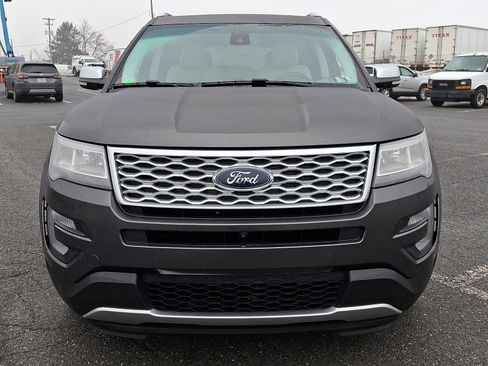 Used 2016 Ford Explorer Platinum image 2