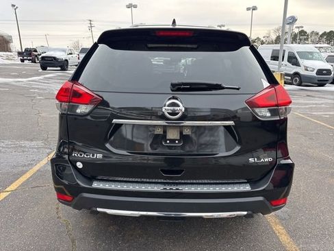 Used 2017 Nissan Rogue SL w/ SL Premium Package image 9