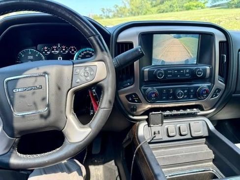 Used 2018 GMC Sierra 1500 Denali w/ Denali Ultimate Package AWD/4WD image 13
