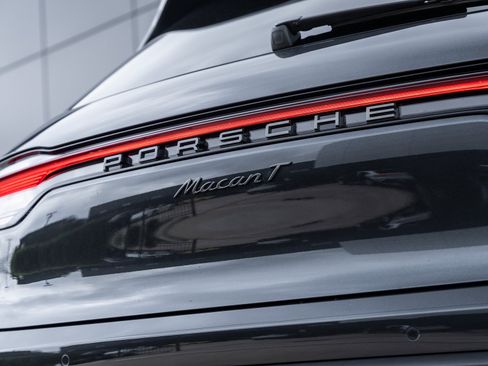 New 2026 Porsche Macan Turbo image 15