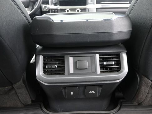 Used 2022 Ford F150 Lariat w/ Max Trailer Tow Package image 16