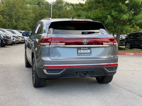 Used 2025 Volkswagen Atlas Cross Sport SE AWD/4WD image 5