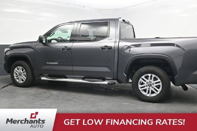 Used 2022 Toyota Tundra SR5 AWD/4WD image 4