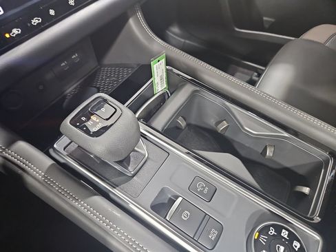 New 2026 Nissan Pathfinder Platinum AWD/4WD image 24