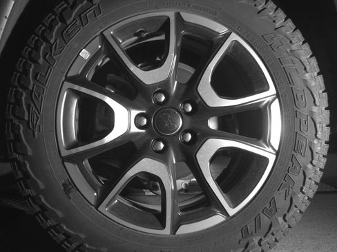 Used 2025 Jeep Compass Trailhawk AWD/4WD image 14