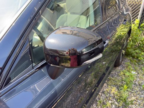 Certified 2024 Volvo XC60 T8 Plus w/ Climate Package image 8