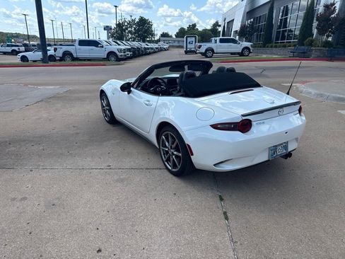 Used 2023 MAZDA MX-5 Miata Grand Touring RWD image 2