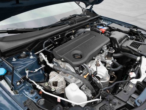 Used 2025 Honda Civic Sport image 31
