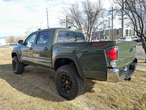 Used 2022 Toyota Tacoma TRD Off-Road image 8