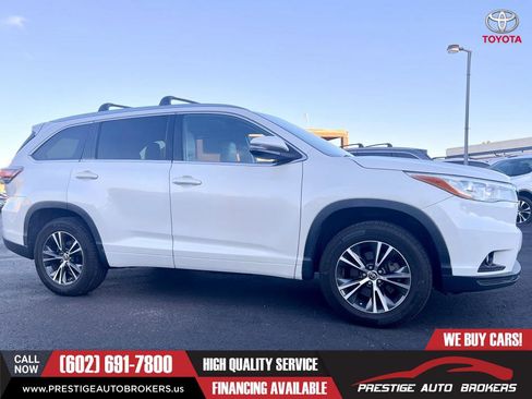 Used 2016 Toyota Highlander XLE image 23