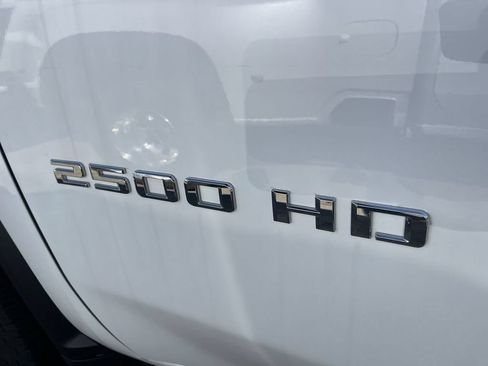 Used 2024 Chevrolet Silverado 2500 LT AWD/4WD image 4